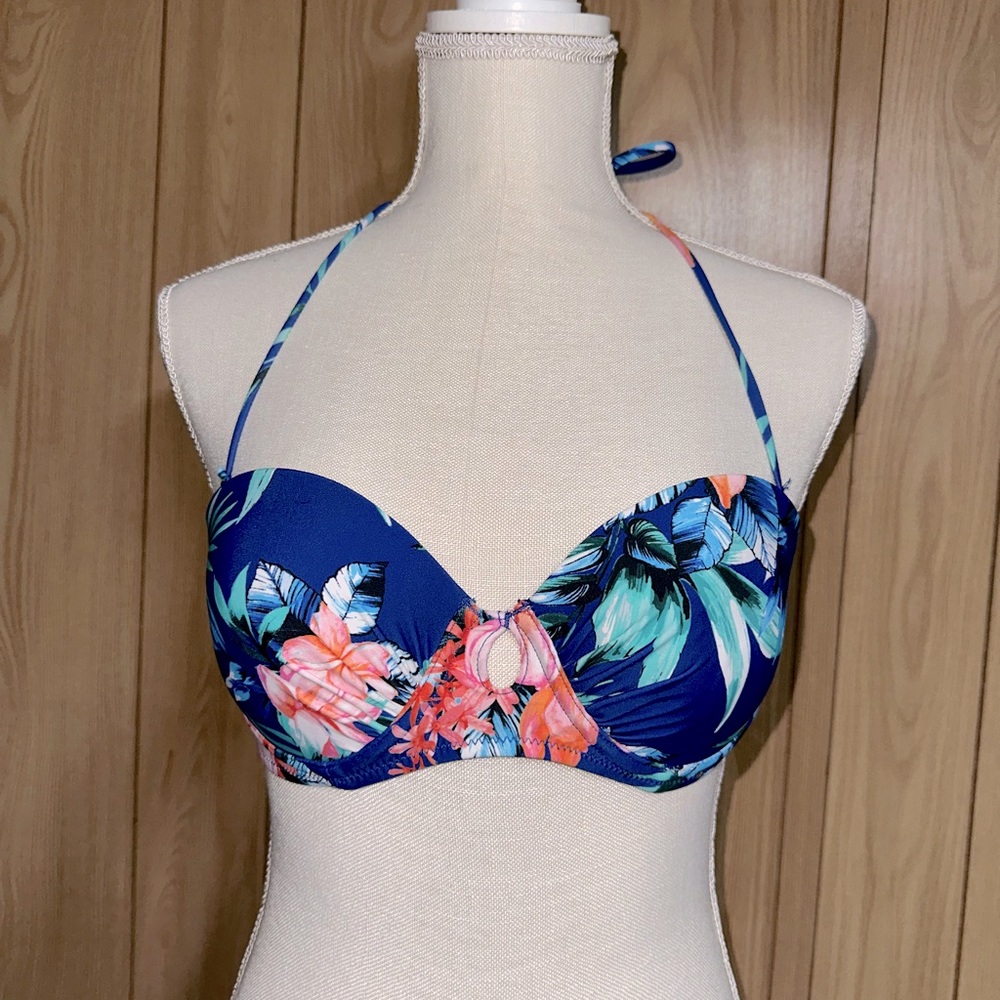 NWOT Fashion Nova swim top
